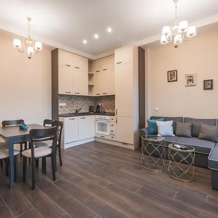 1001 Nights - 2bd Luxury In Apartment