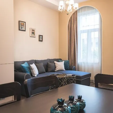 1001 Nights - 2bd Luxury In